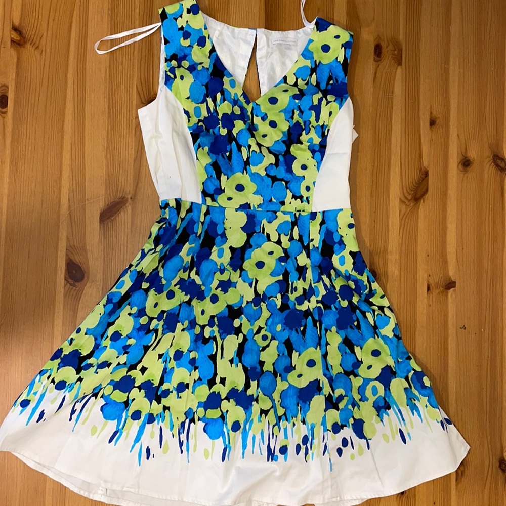 New York & Company dress size 6 White A-line white blue floral